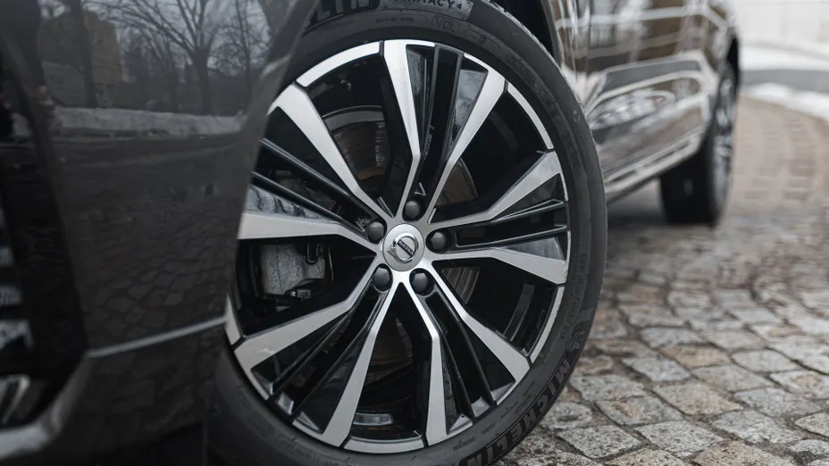 VOLVO XC60 XC60 B4 D AWD Plus Dark aut