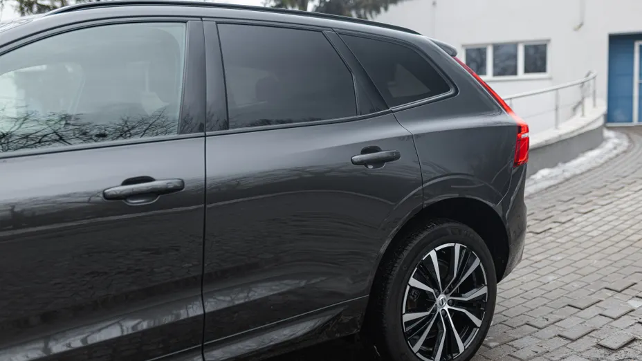 VOLVO XC60 XC60 B4 D AWD Plus Dark aut