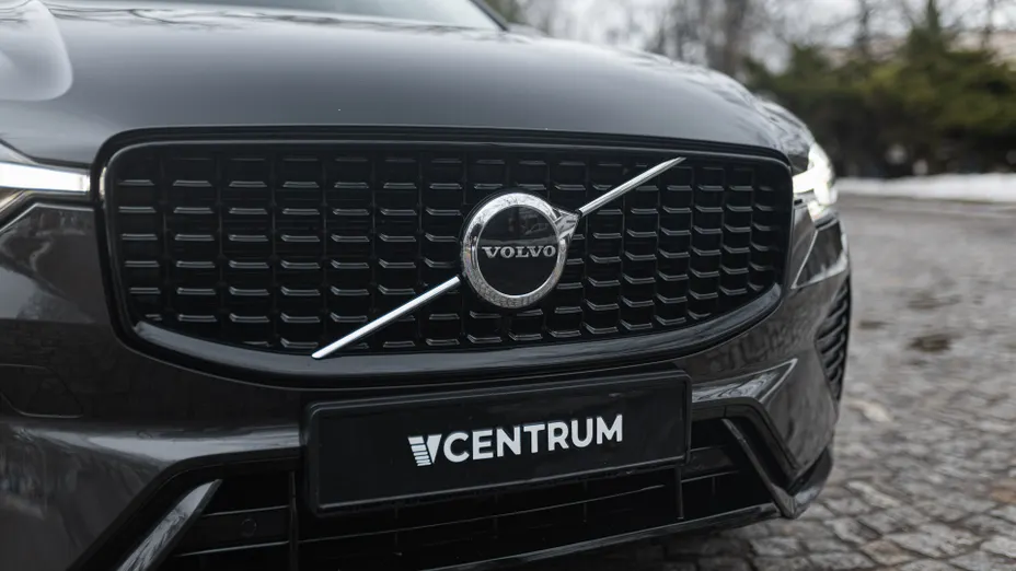 VOLVO XC60 XC60 B4 D AWD Plus Dark aut