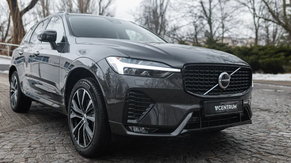 VOLVO XC60 XC60 B4 D AWD Plus Dark aut