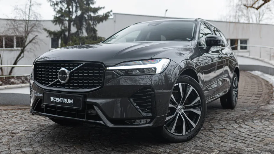 VOLVO XC60 XC60 B4 D AWD Plus Dark aut