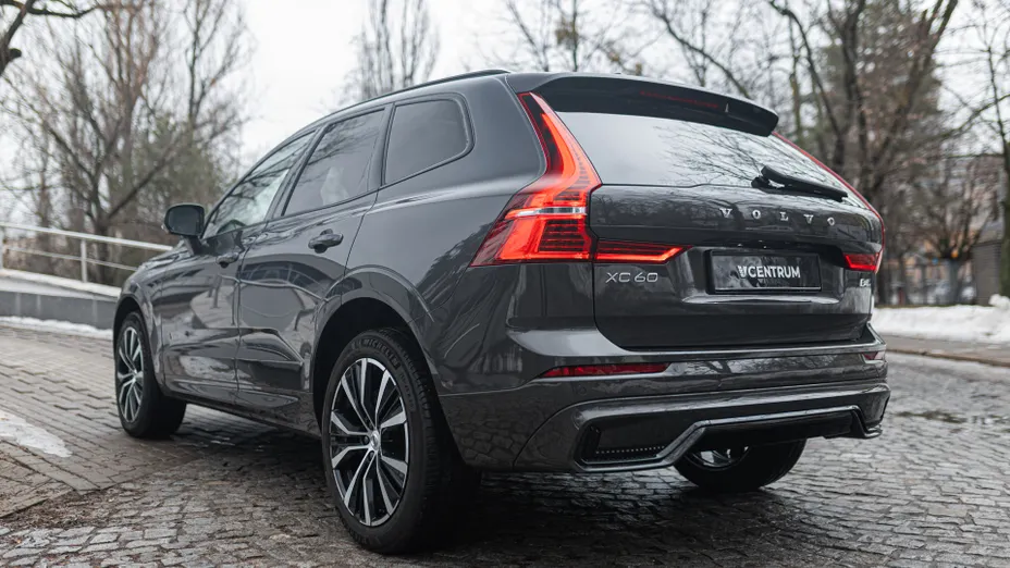VOLVO XC60 XC60 B4 D AWD Plus Dark aut
