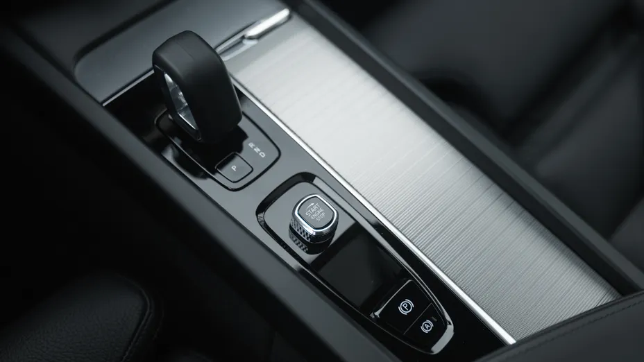 VOLVO XC60 XC60 B4 D AWD Plus Dark aut