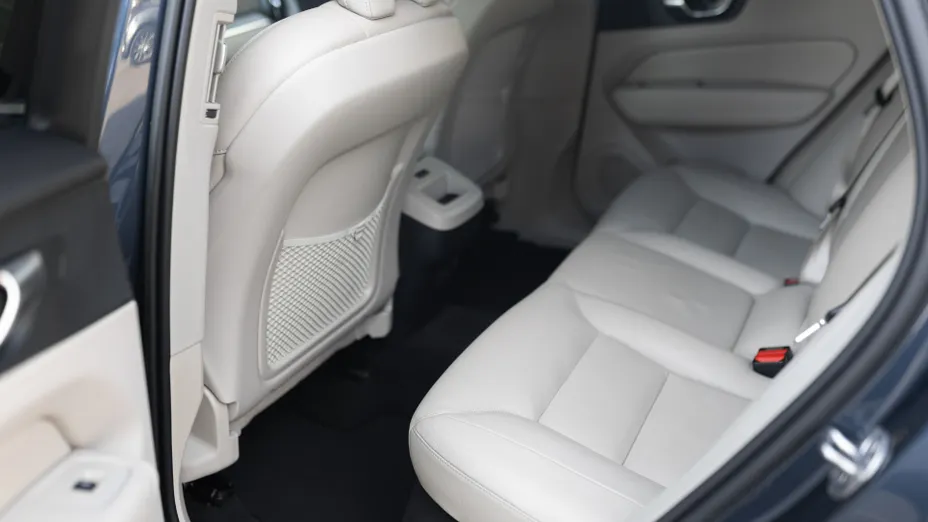 VOLVO XC60 XC60 B4 D AWD Plus Bright aut