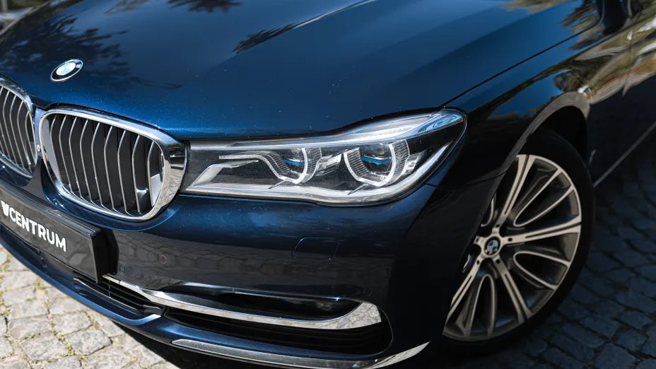 BMW Seria 7 750i L xDrive