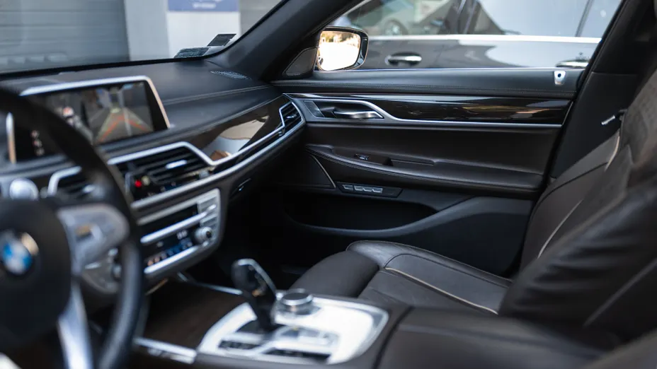 BMW Seria 7 750i L xDrive