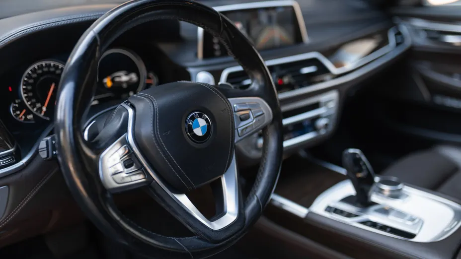 BMW Seria 7 750i L xDrive