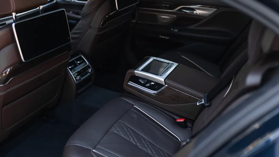 BMW Seria 7 750i L xDrive