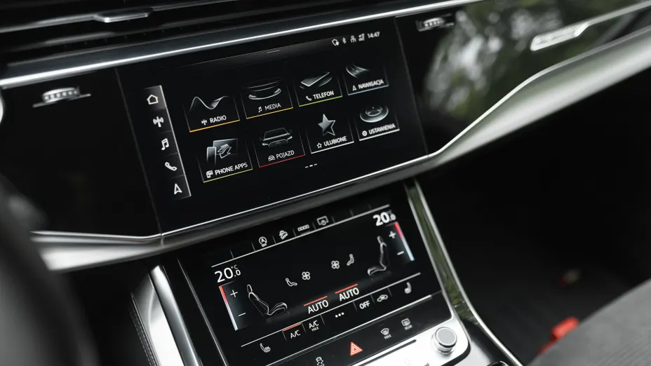 AUDI Q8 -