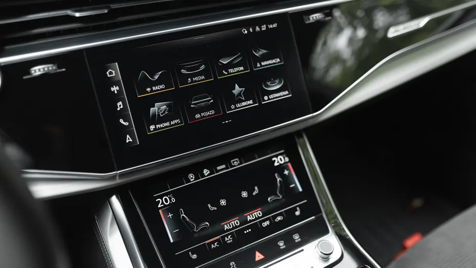 AUDI Q8 -