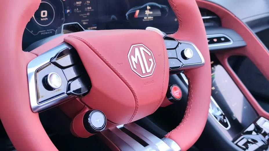 MG Cyberster Cyberster 77kWh AWD Czerwony Dach Nowy