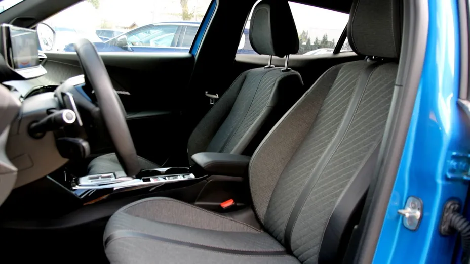 PEUGEOT 2008 2008 PureTech 130 Allure S&S EAT8