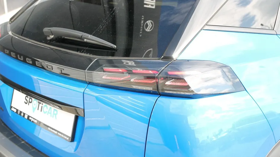 PEUGEOT 2008 2008 PureTech 130 Allure S&S EAT8