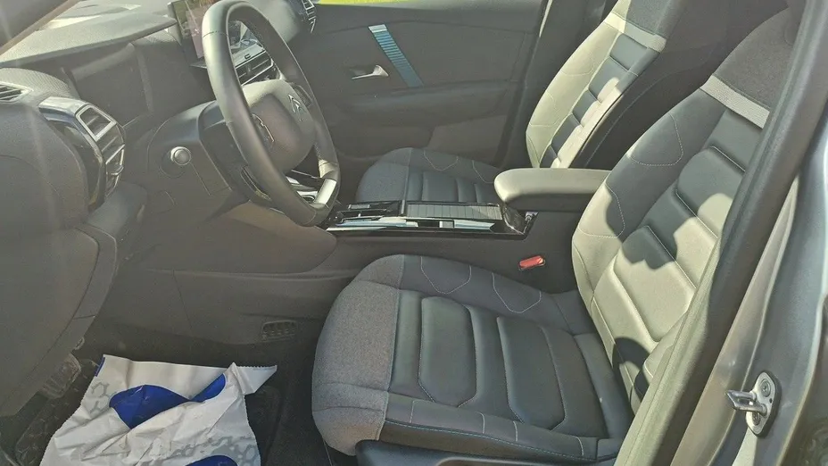 CITROEN C4 X e-C4 X EV136 50kWh Shine