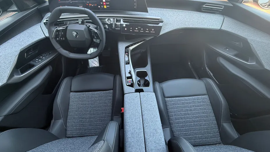 PEUGEOT 3008 3008 1.2 PureTech mHEV Allure e-DCS6 Nowy