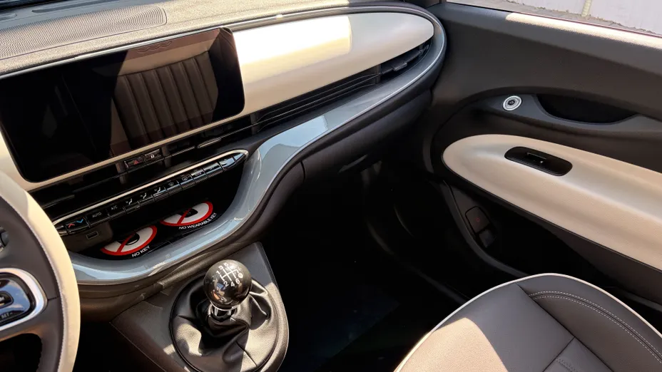 FIAT 500 500 1.0 GSE Hybrid La Prima Nowy