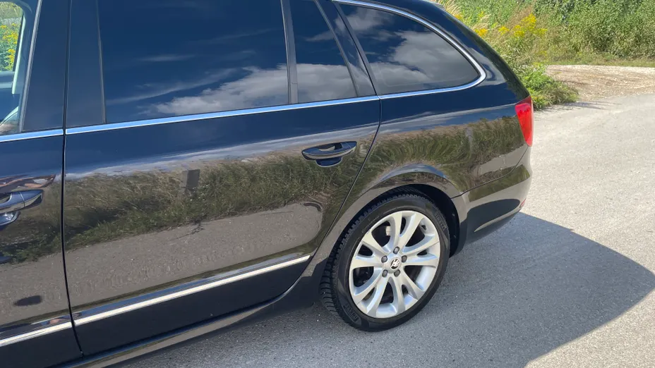 SKODA Superb Superb 2.0 TSI Elegance DSG