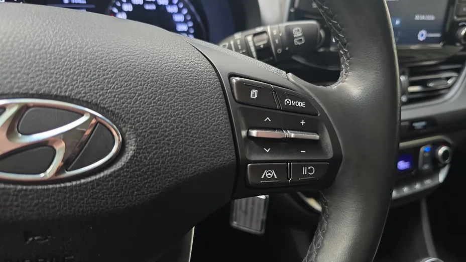 HYUNDAI i30 i30 1.0 T-GDI Smart