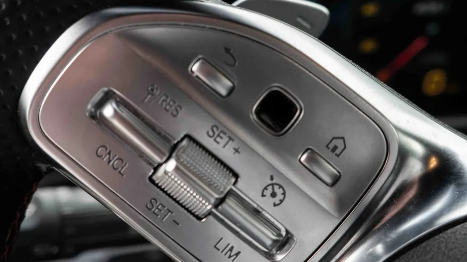 MERCEDES-BENZ CLA CLA 200 AMG Line 7G-DCT