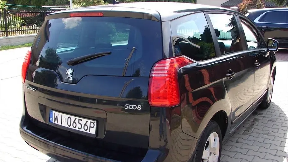 PEUGEOT 5008 5008 1.6 THP Allure