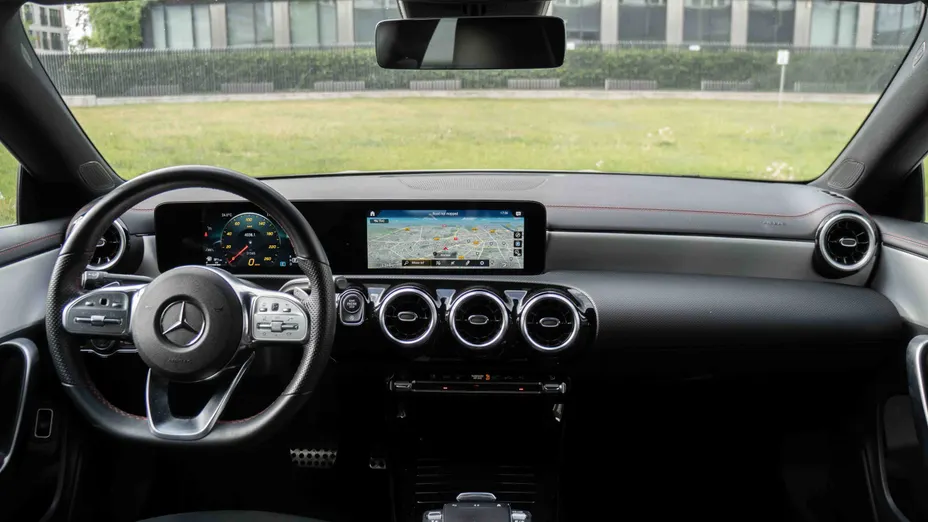 MERCEDES-BENZ CLA CLA 200 AMG Line 7G-DCT