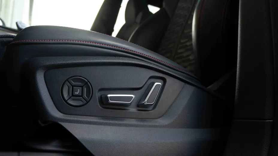 AUDI Q8 / E-Tron RS Q8 TFSI mHEV Quattro Tiptronic