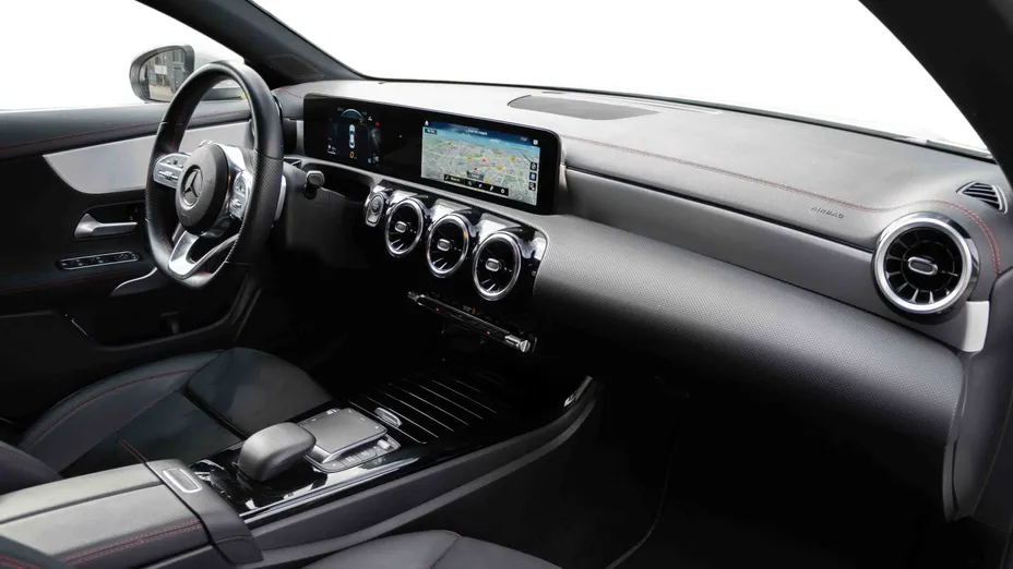 MERCEDES-BENZ CLA CLA 200 AMG Line 7G-DCT