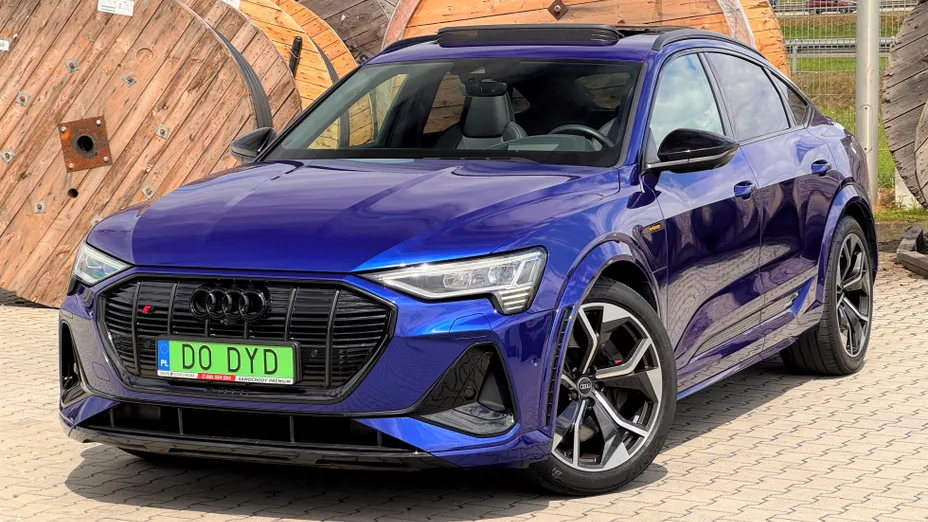 AUDI SQ8 e-tron -