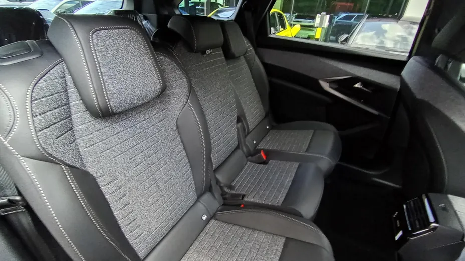 PEUGEOT 5008 5008 1.2 PureTech mHEV Allure S&S e-DCS6 Nowy