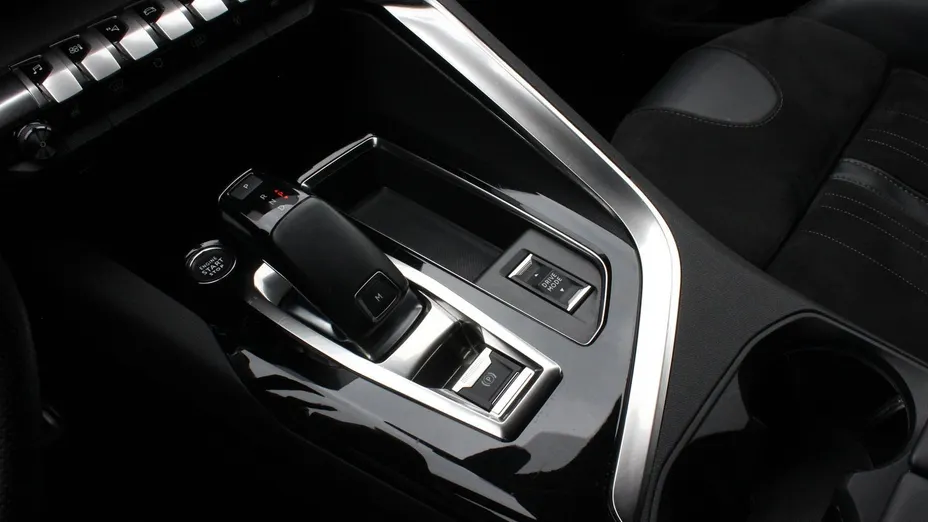 PEUGEOT 5008 5008 1.2 PureTech GT Pack S&S EAT8