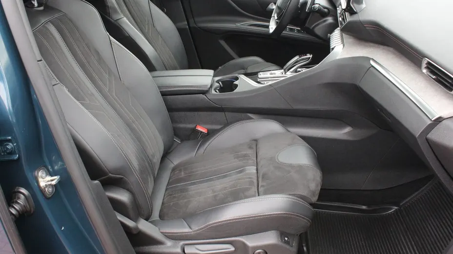 PEUGEOT 5008 5008 1.2 PureTech GT Pack S&S EAT8