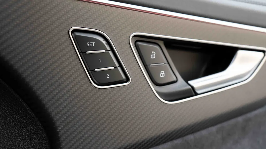 AUDI Q8 / E-Tron RS Q8 TFSI mHEV Quattro Tiptronic