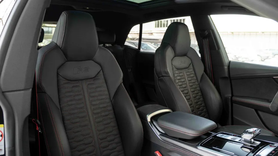 AUDI Q8 / E-Tron RS Q8 TFSI mHEV Quattro Tiptronic