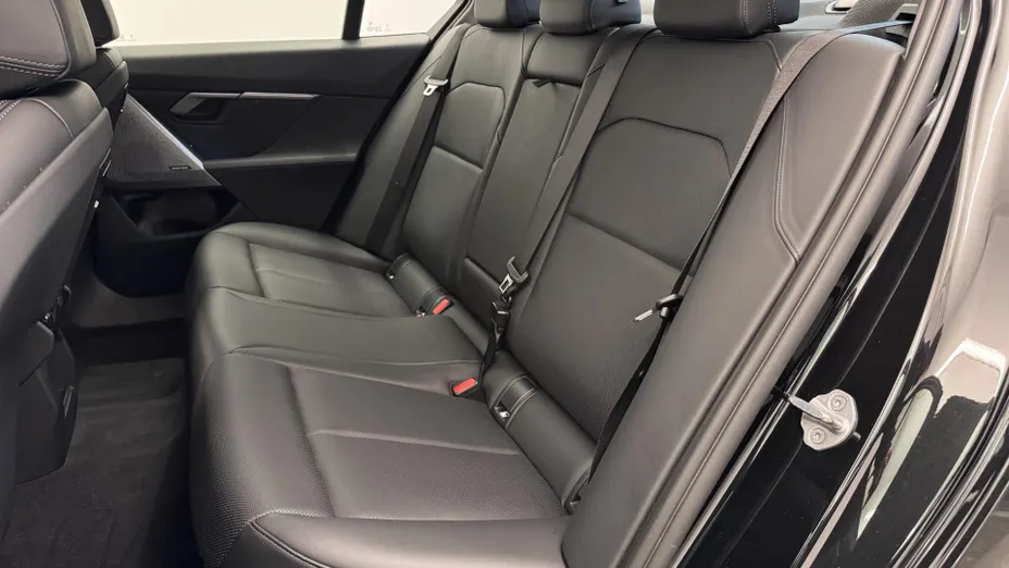 BMW Seria 5 520i mHEV aut