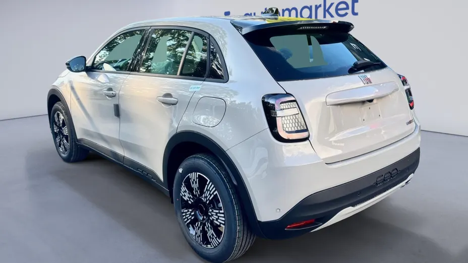 FIAT 600 600 1.2 Turbo Hybrid Icon eDCT Nowy