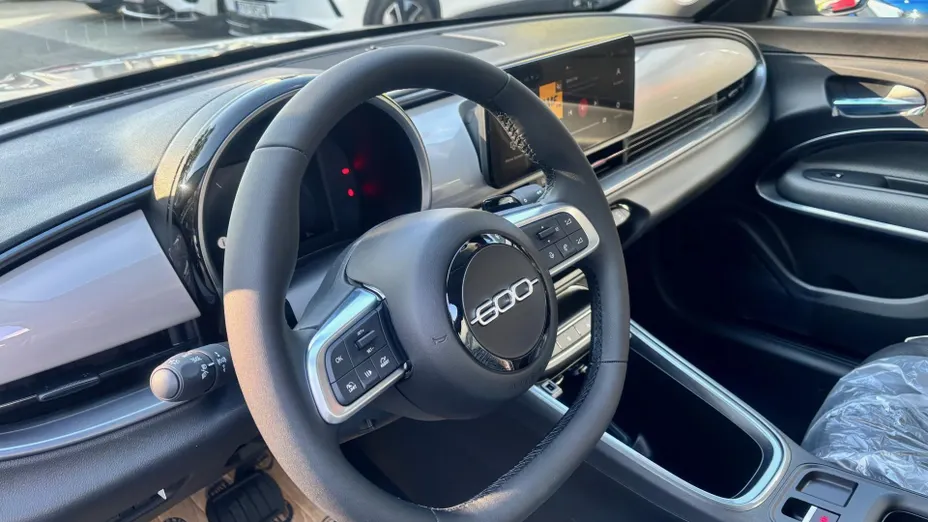 FIAT 600 600 1.2 Turbo Hybrid Icon eDCT Nowy