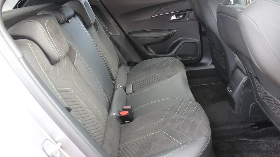 PEUGEOT 2008 2008 1.2 PureTech GT Pack S&S EAT8 Nowy