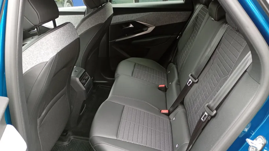 PEUGEOT 3008 3008 1.2 PureTech mHEV Allure e-DCS6 Nowy