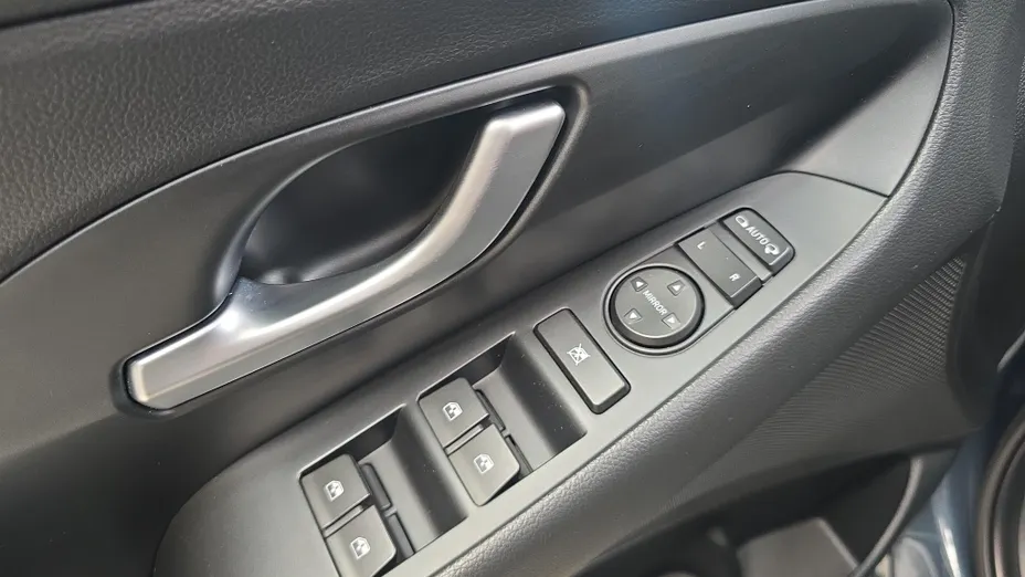 HYUNDAI i30 i30 1.0 T-GDI Smart