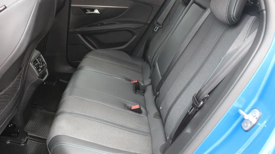 PEUGEOT 3008 3008 1.2 PureTech Active Pack S&S EAT8