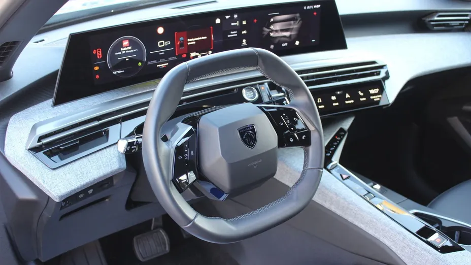 PEUGEOT 3008 3008 1.2 PureTech Allure S&S