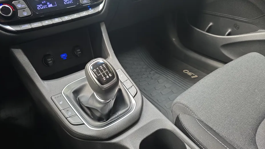 HYUNDAI i30 i30 1.0 T-GDI Smart