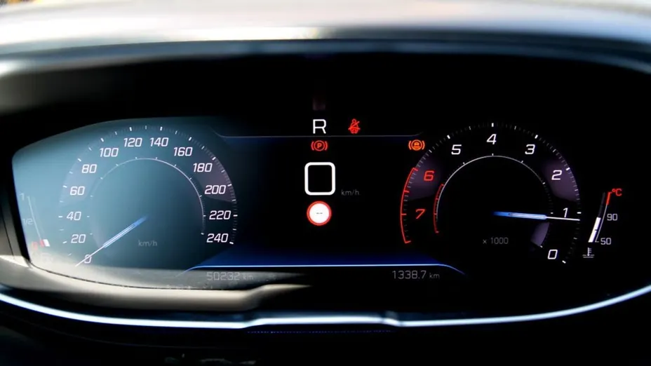 PEUGEOT 3008 3008 1.2 PureTech Allure S&S EAT8