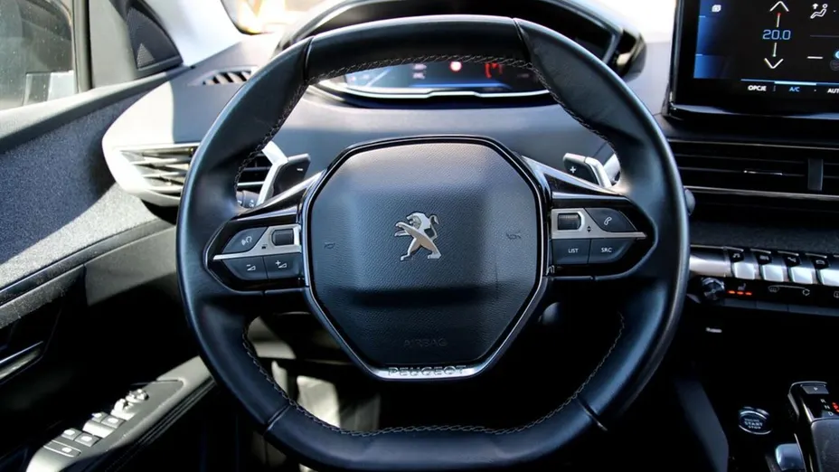 PEUGEOT 3008 3008 1.2 PureTech Allure S&S EAT8