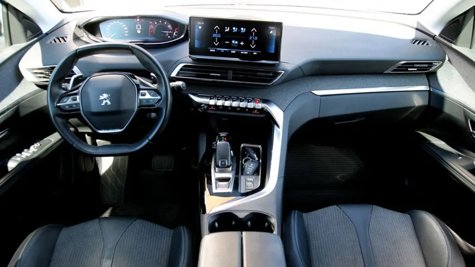 PEUGEOT 3008 3008 1.2 PureTech Allure S&S EAT8