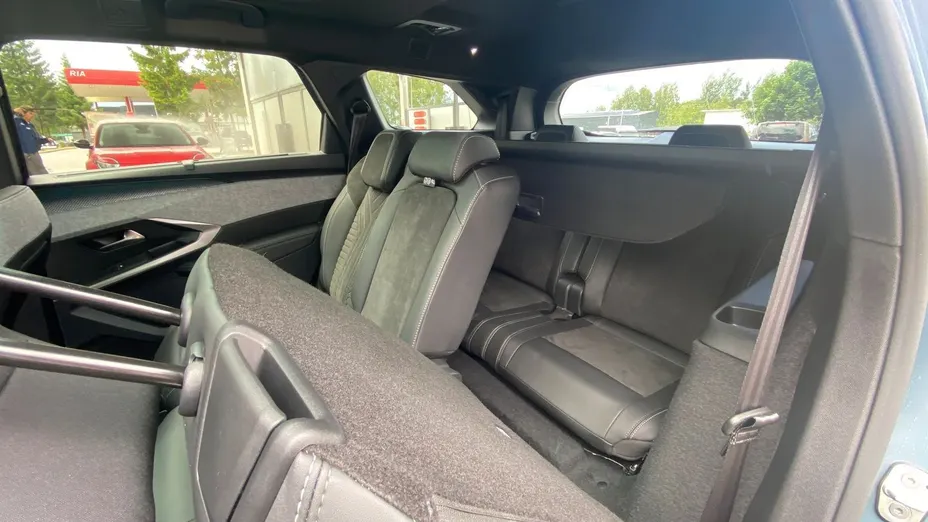 PEUGEOT 5008 e-5008 73kWh GT