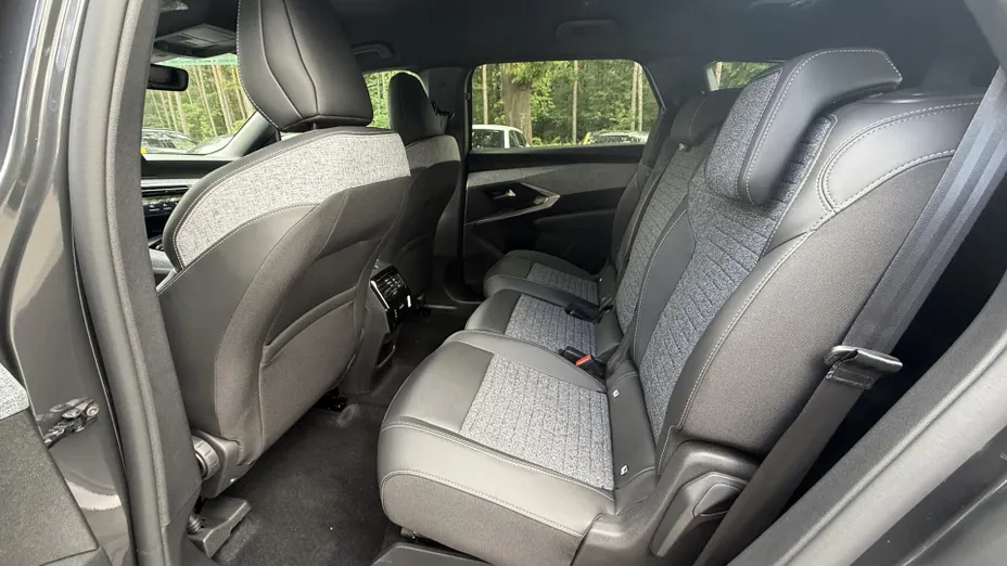 PEUGEOT 5008 5008 1.2 PureTech mHEV Allure S&S e-DCS6 Nowy
