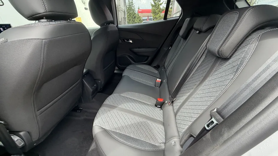 PEUGEOT 2008 2008 PureTech mHEV Allure e-DCS6 Nowy