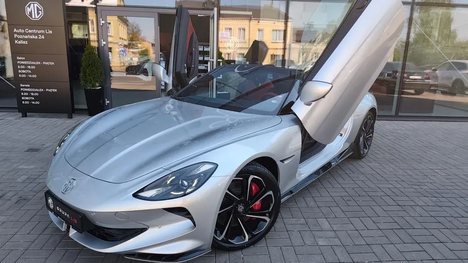 MG Cyberster Cyberster 77kWh AWD Czerwony Dach Nowy