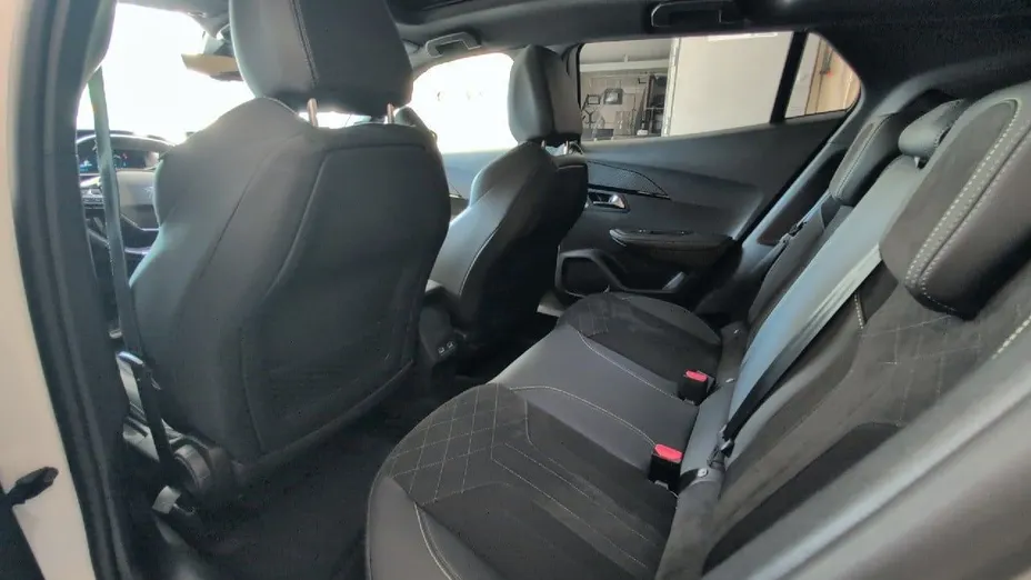 PEUGEOT 2008 e-2008 GT Pack